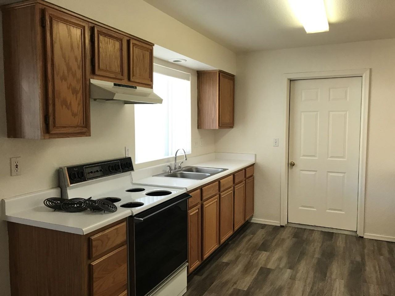 1171 Regency Drive - Photo 2 of 8