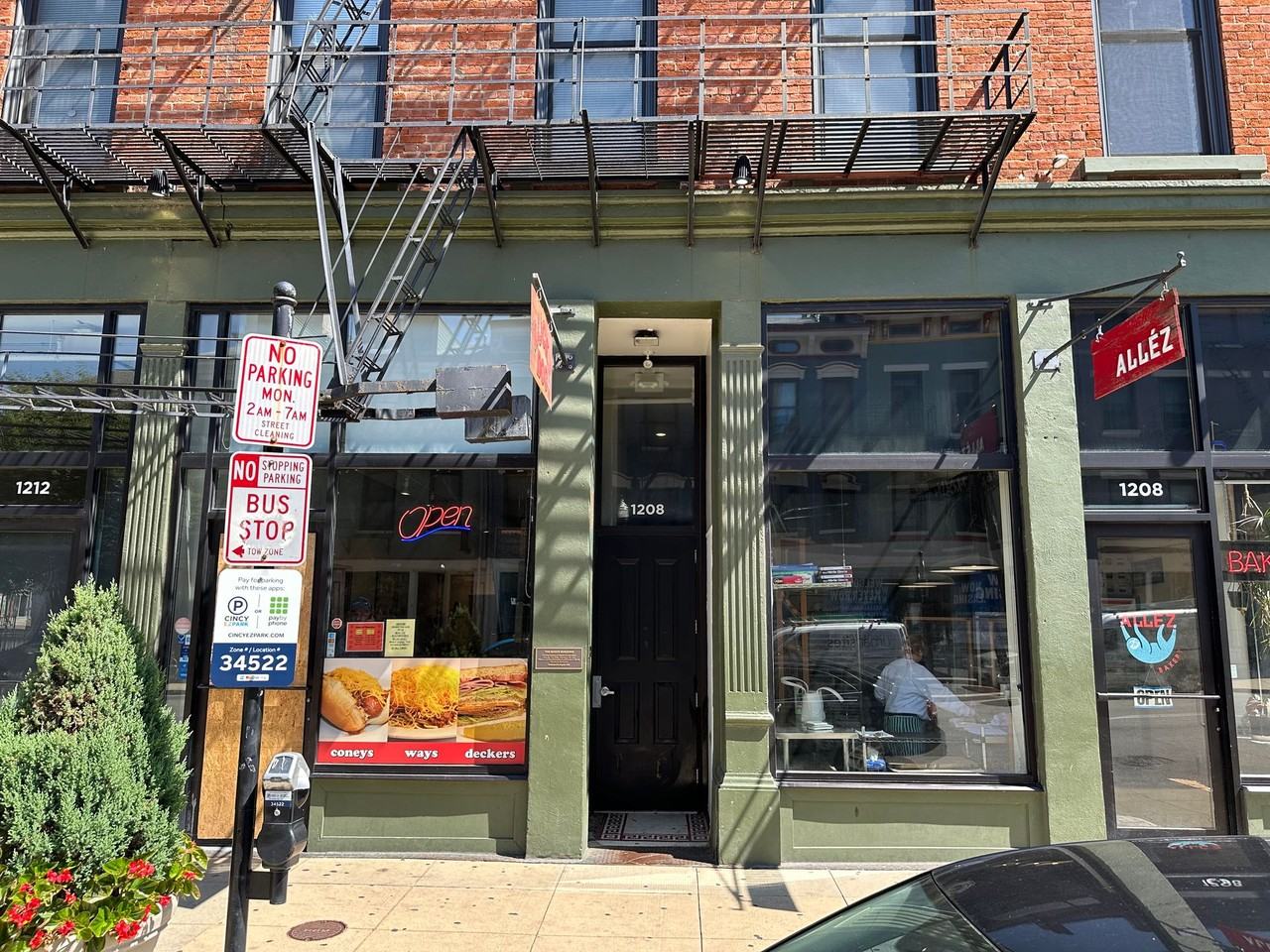 1208 Main St - Photo 2 of 5