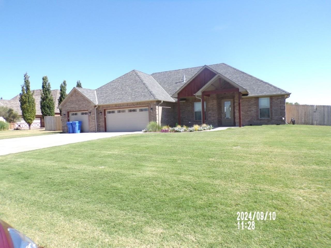 846 Hummingbird Dr - Photo 2 of 29