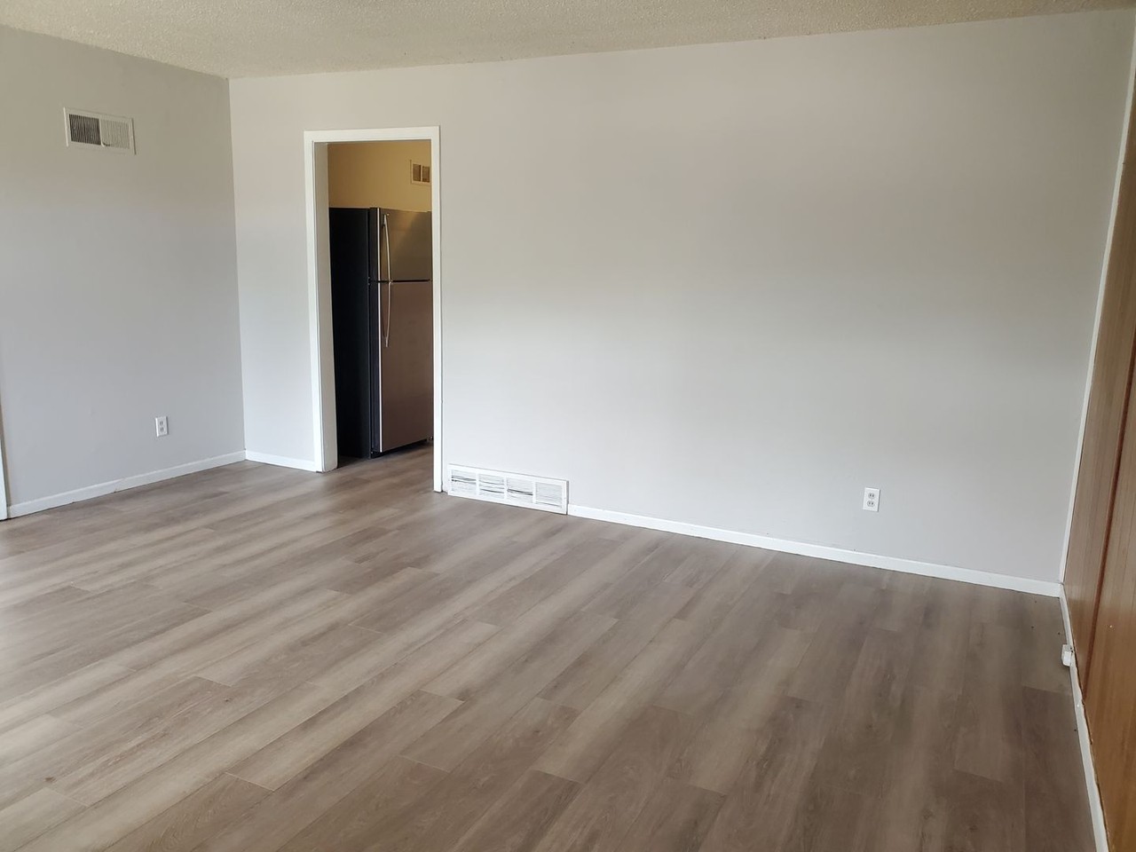 1229 Se 21st St #B - Photo 2 of 18