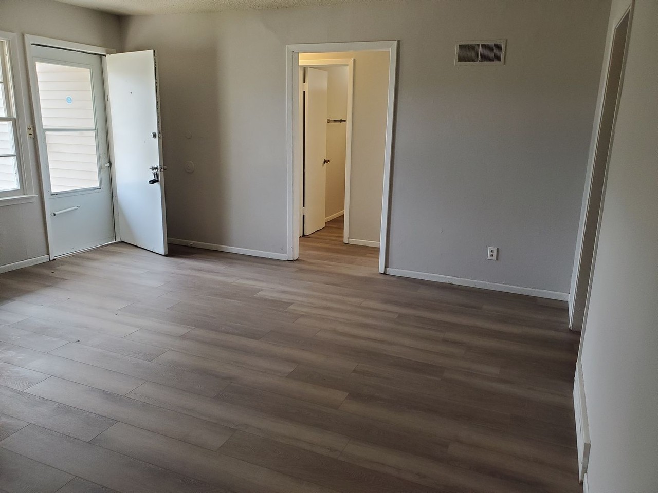 1229 Se 21st St #B - Photo 3 of 18