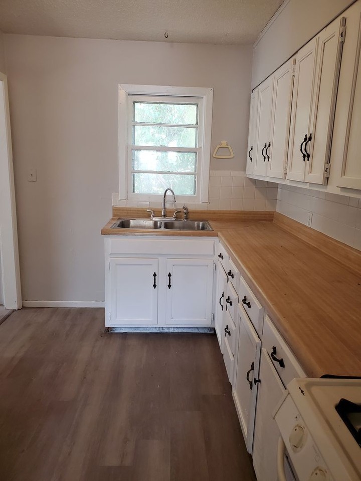 1229 Se 21st St #B - Photo 6 of 18