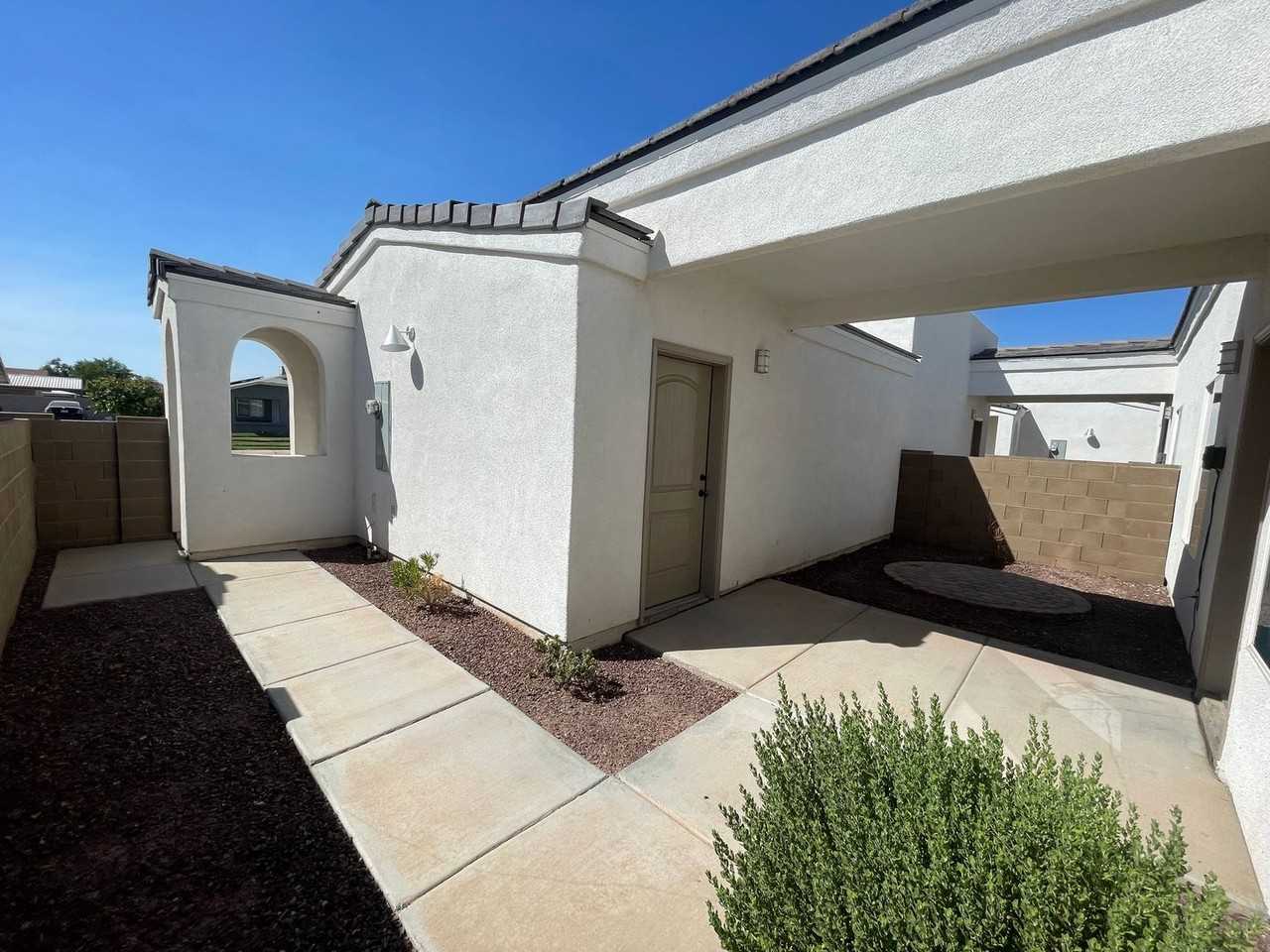 392 E Orchid St - Photo 3 of 17