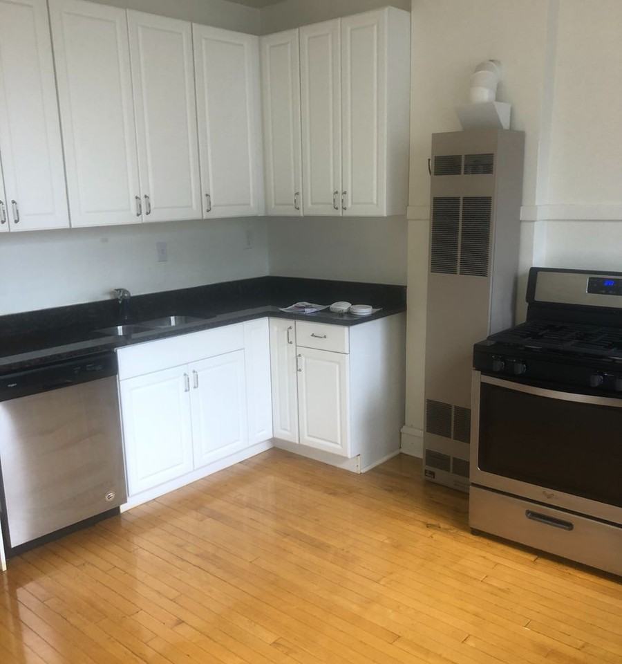 342 - *Waveland Place* - Photo 3 of 10