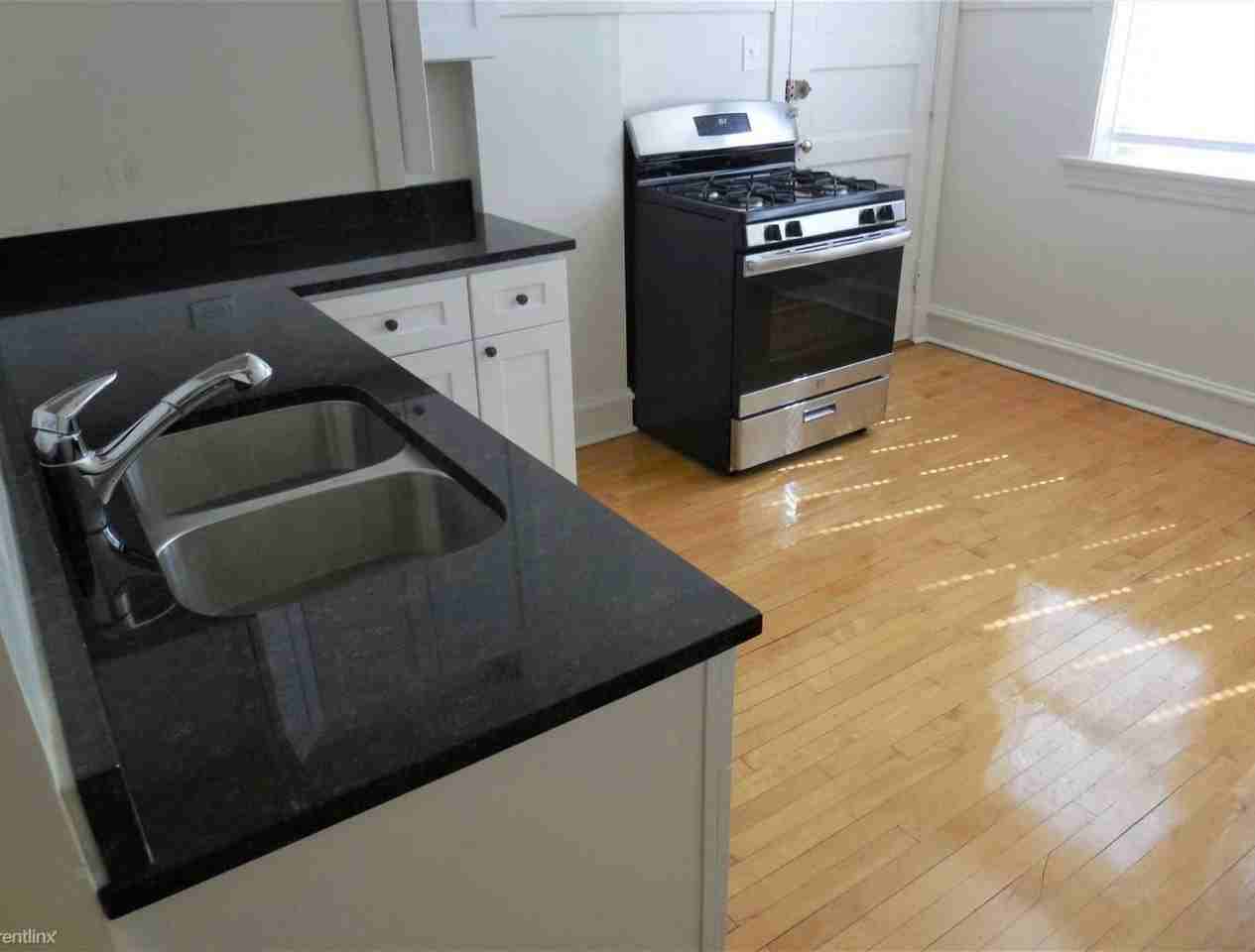 342 - *Waveland Place* - Photo 4 of 10