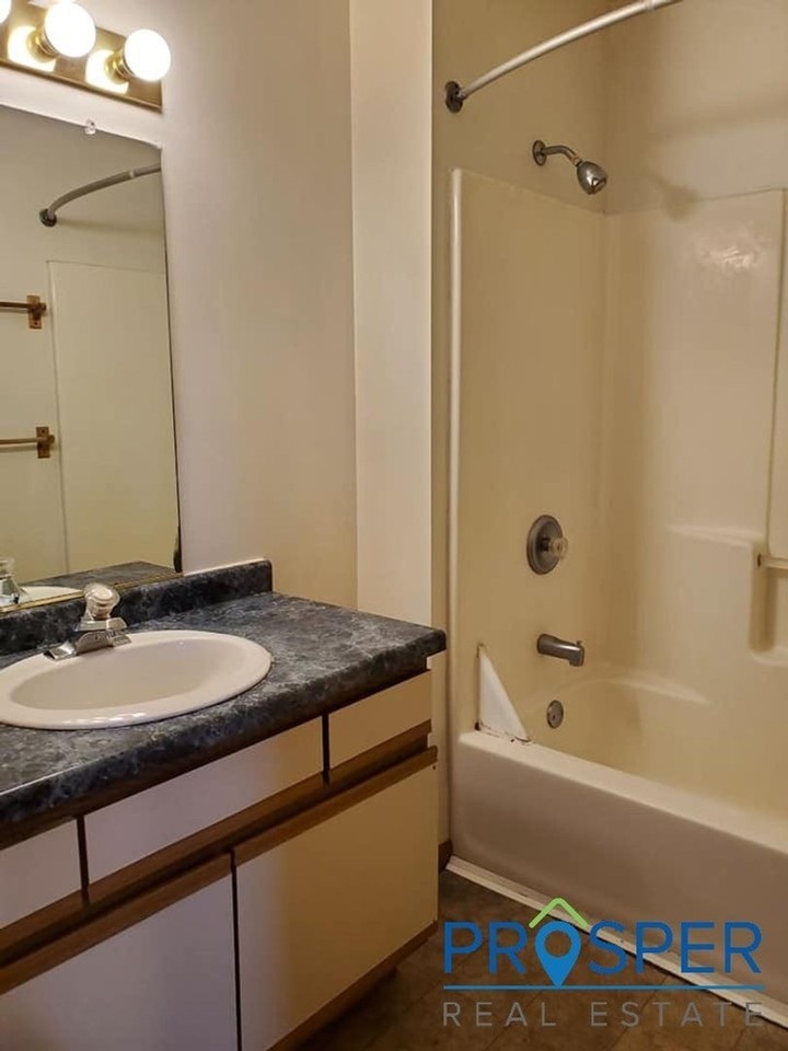 DE1211 - Photo 6 of 29