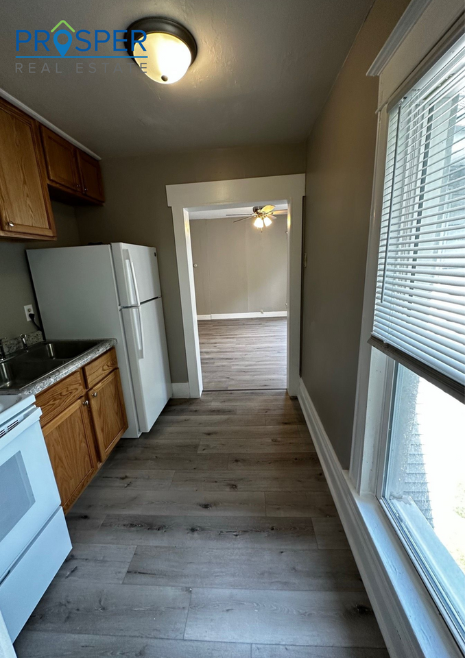 SU457X - Photo 2 of 21