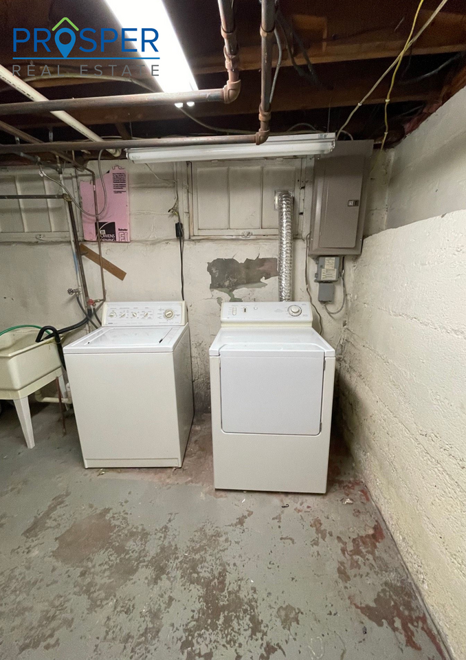 225 Hudson St - Photo 4 of 19