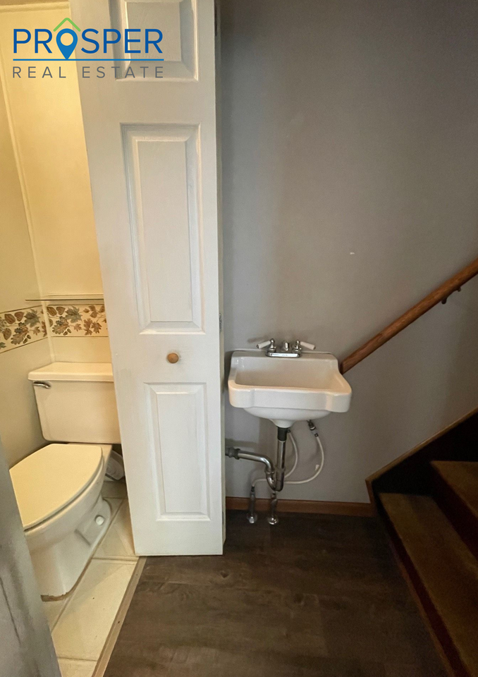 225 Hudson St - Photo 7 of 19