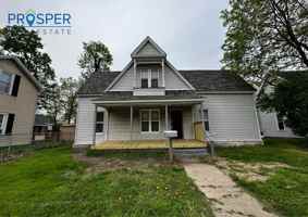 featured image of 908 S Farwell St