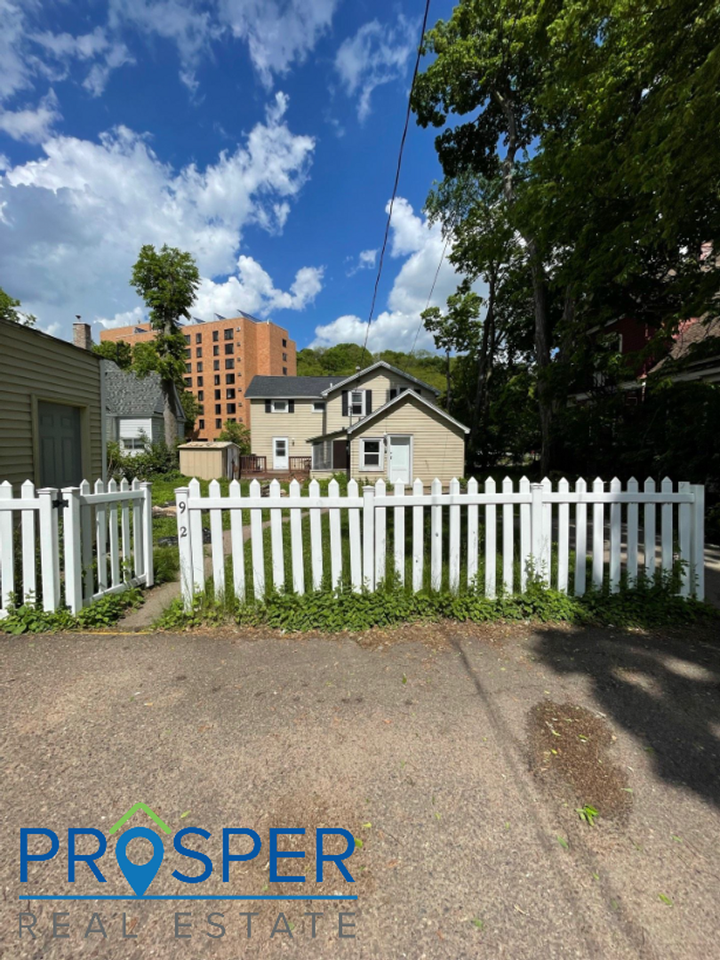 912 S Farwell St - Photo 5 of 22