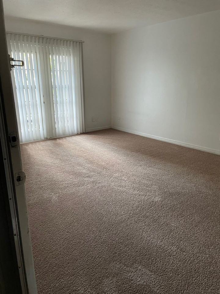 325 Wymore Rd - Photo 3 of 27