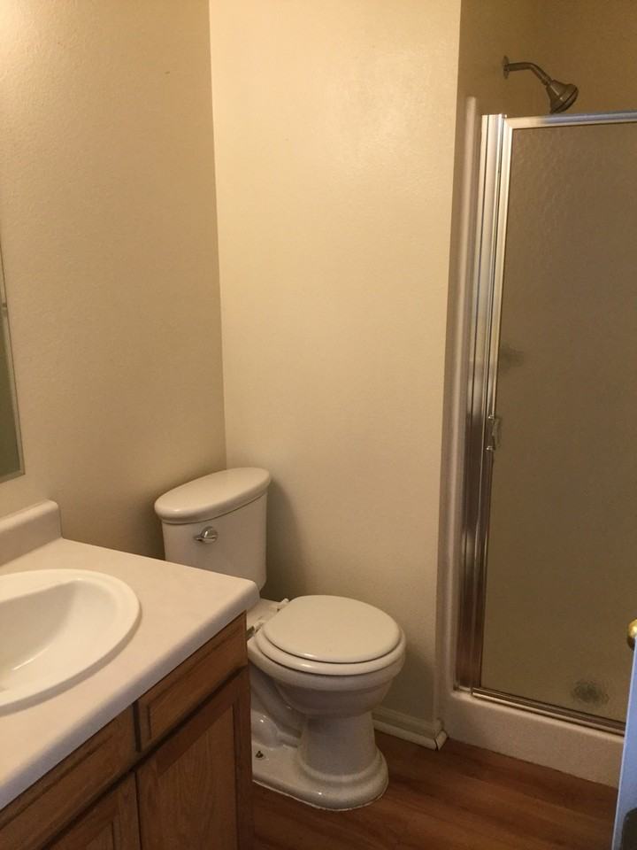 1022 Hacienda Ct - Photo 5 of 8