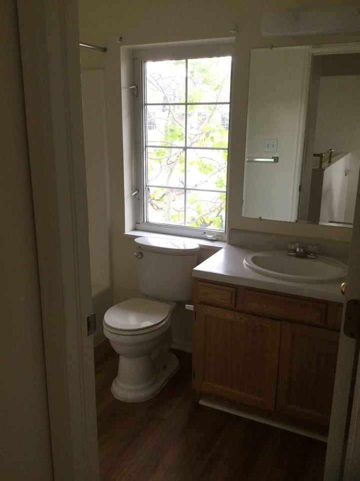 1022 Hacienda Ct - Photo 6 of 8