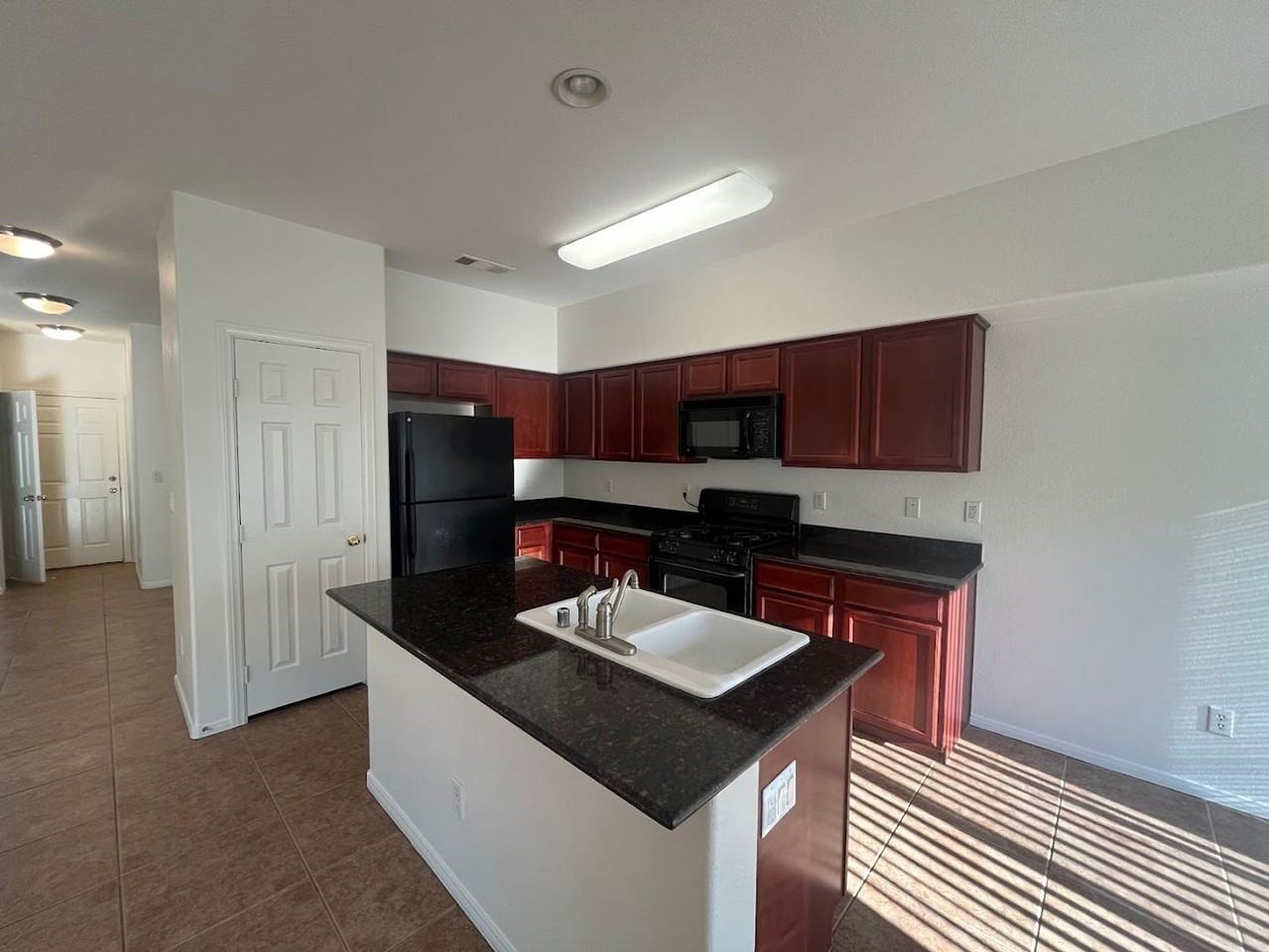 7820 Spartanburg St - Photo 3 of 46