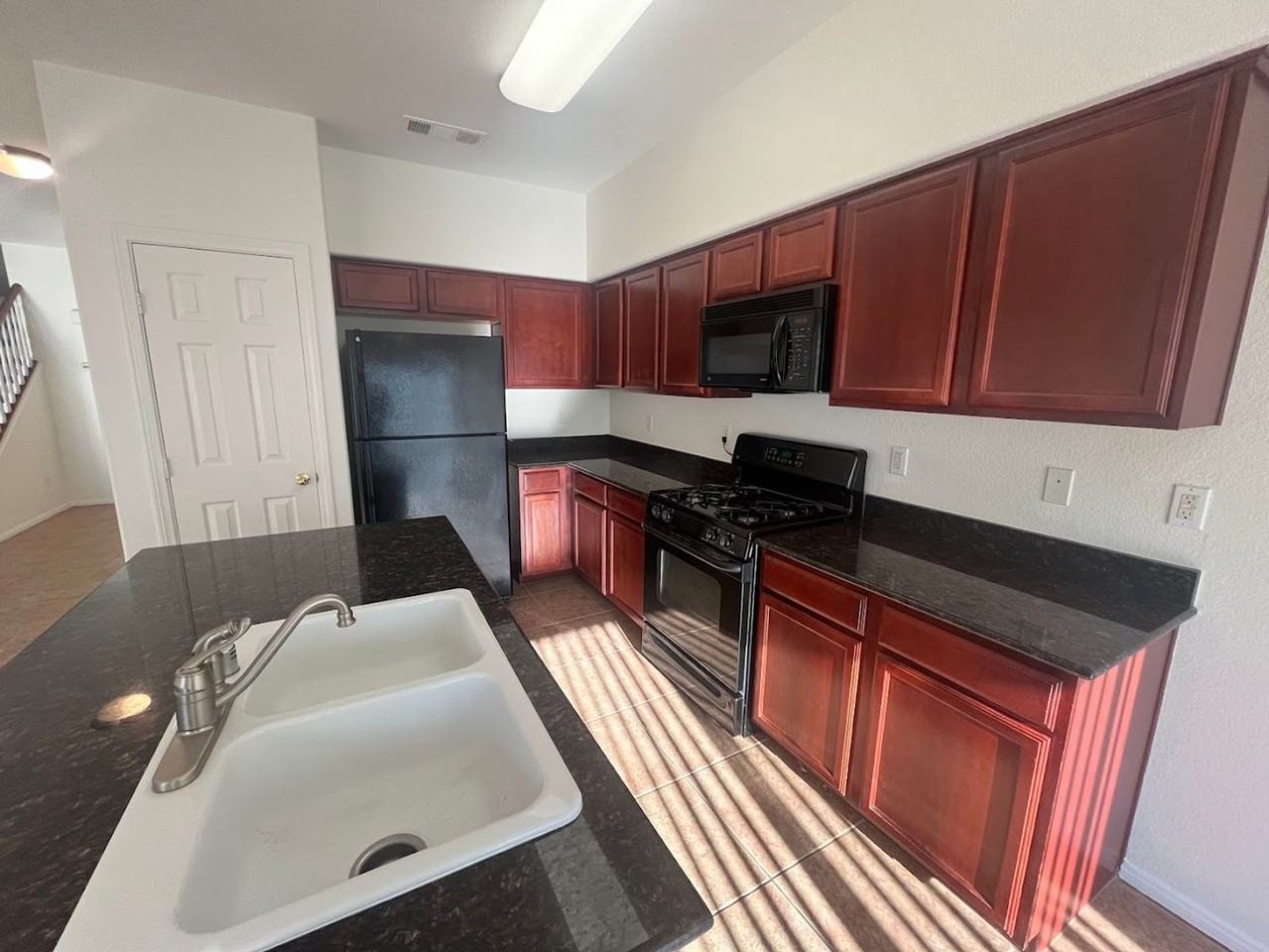 7820 Spartanburg St - Photo 7 of 46