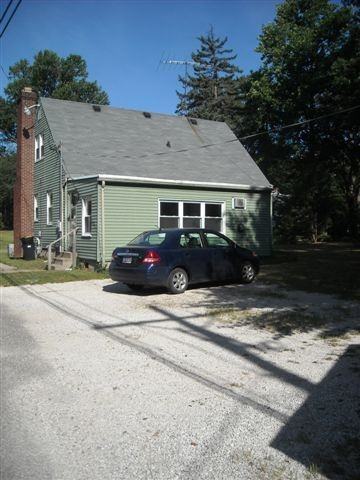 223 S Bryan Ave - Photo 2 of 14