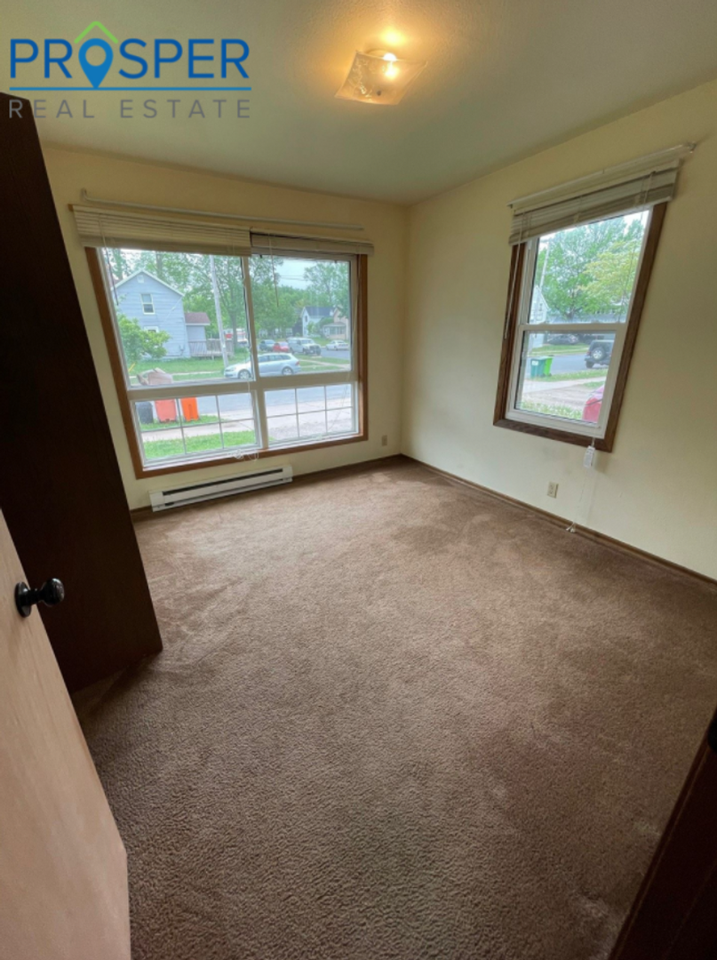 304 9th Ave - Photo 7 of 14