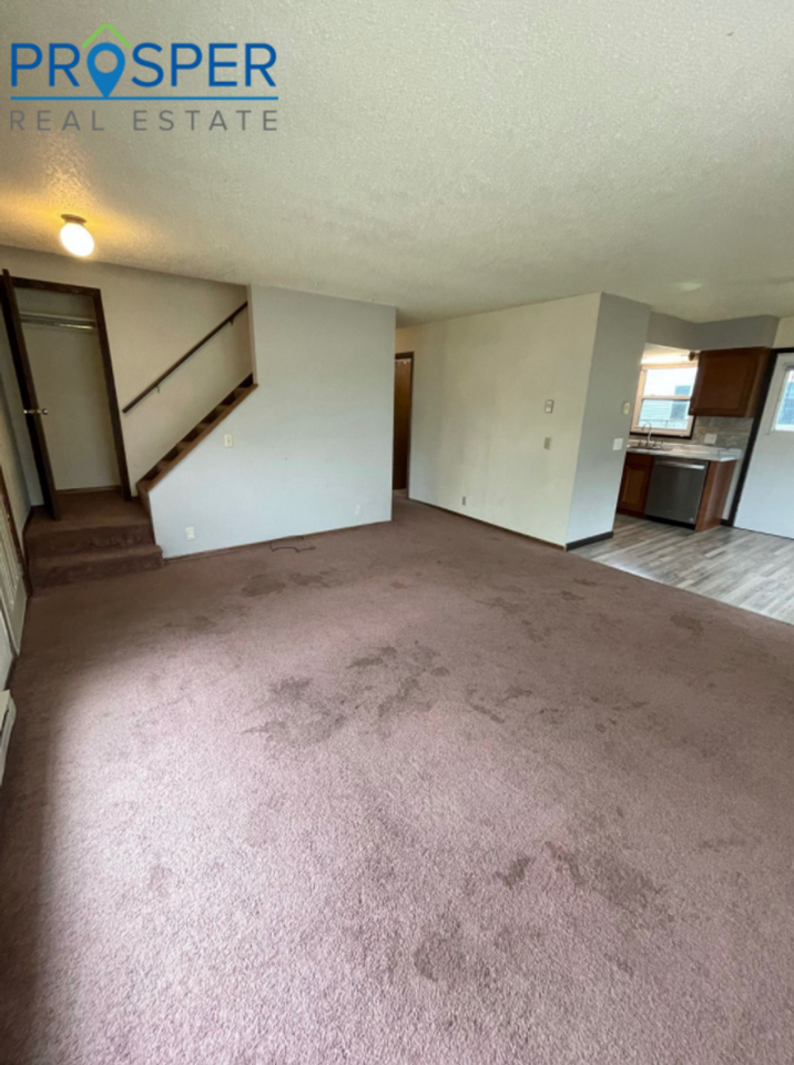 304 9th Ave - Photo 4 of 14