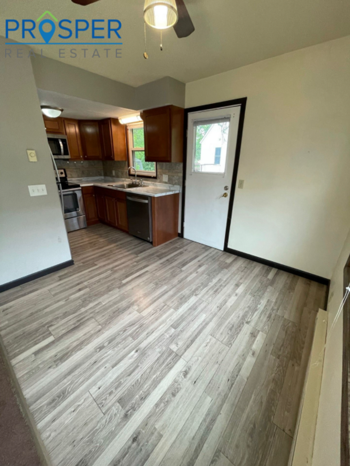 304 9th Ave - Photo 5 of 14
