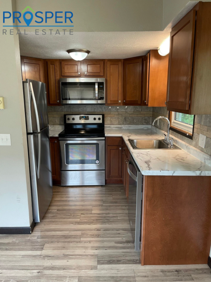304 9th Ave - Photo 4 of 14