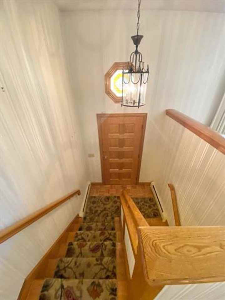 8 Greenwood Ave - Photo 3 of 34