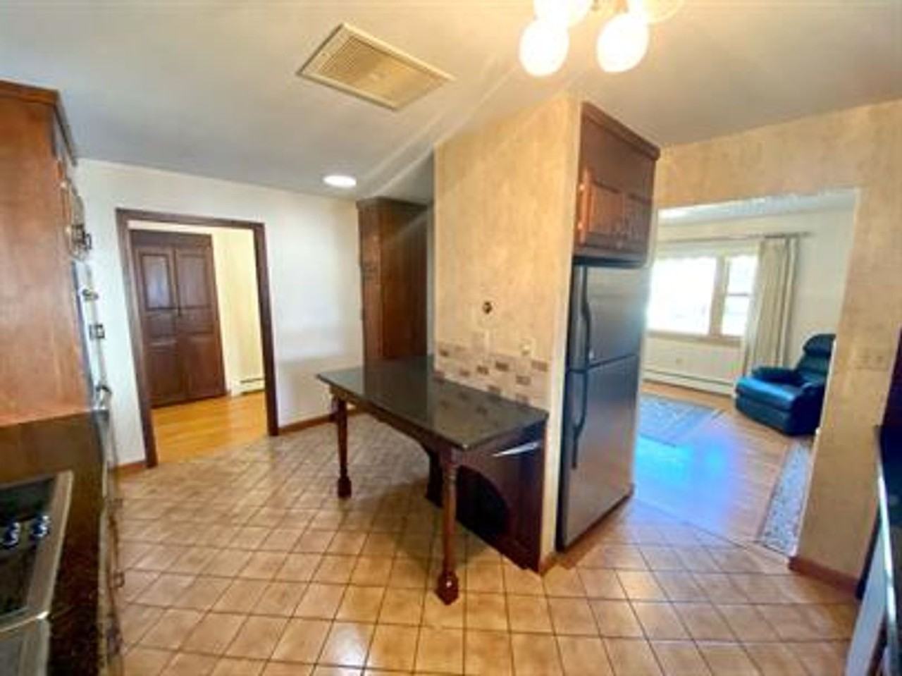 8 Greenwood Ave - Photo 4 of 34