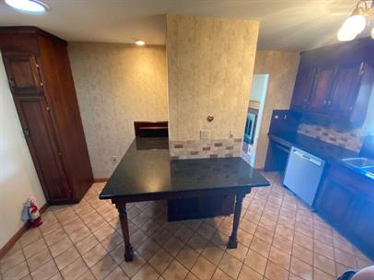 8 Greenwood Ave - Photo 5 of 34