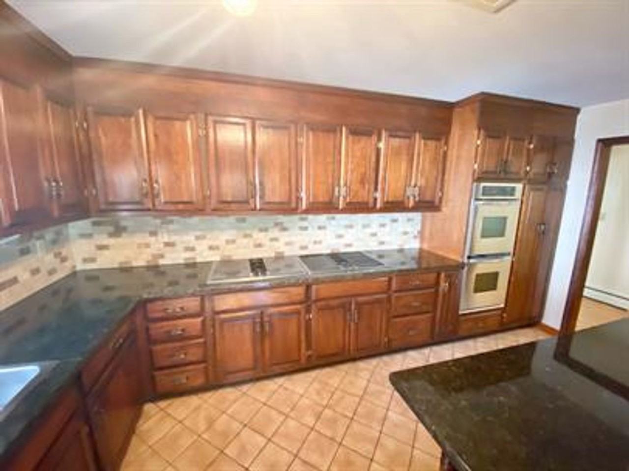 8 Greenwood Ave - Photo 7 of 34