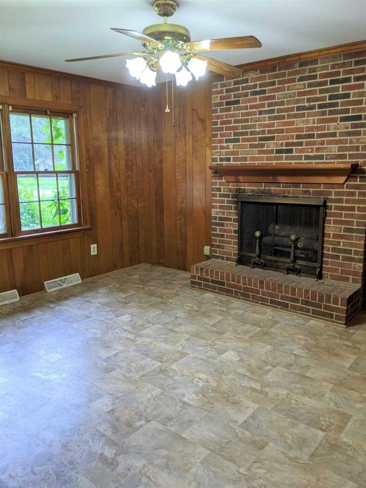 318 Jasper Ln - Photo 7 of 21