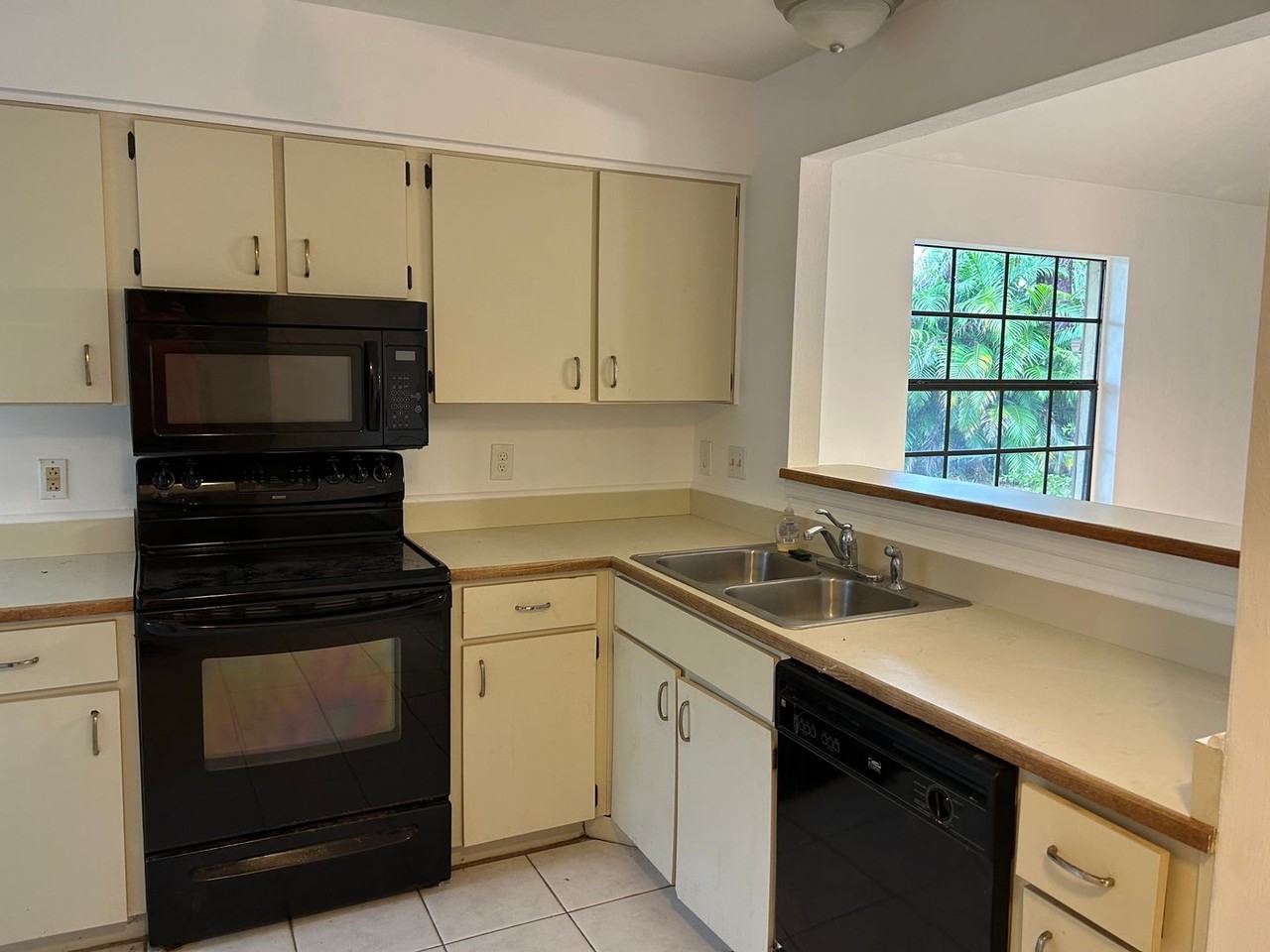 4501 Nettle Creek Ct - Photo 2 of 17