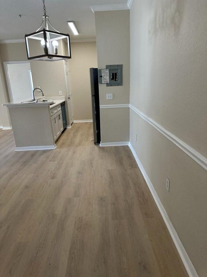 3713 Conroy Rd - Photo 7 of 16