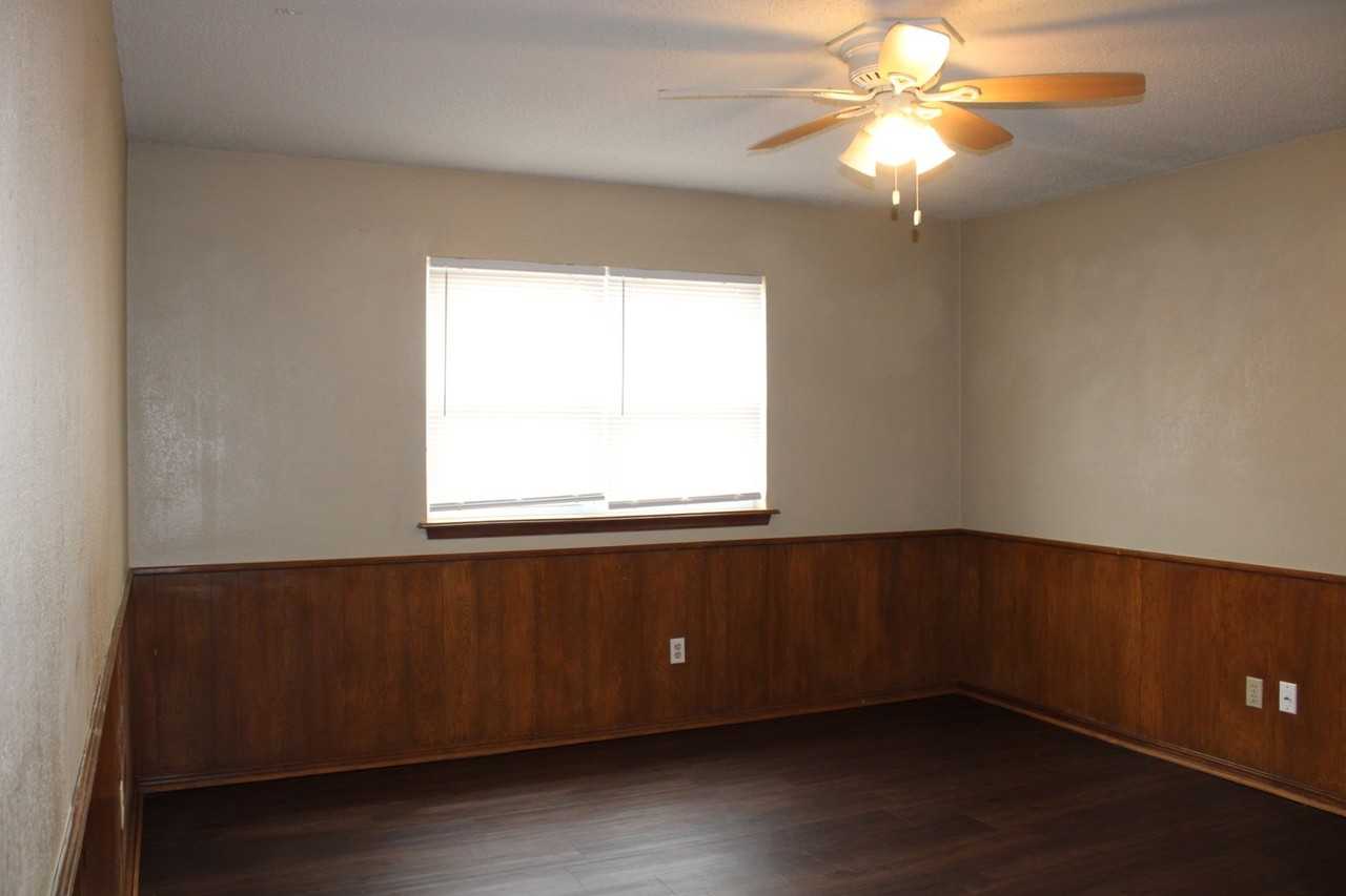4010 Se 14th Pl - Photo 4 of 26