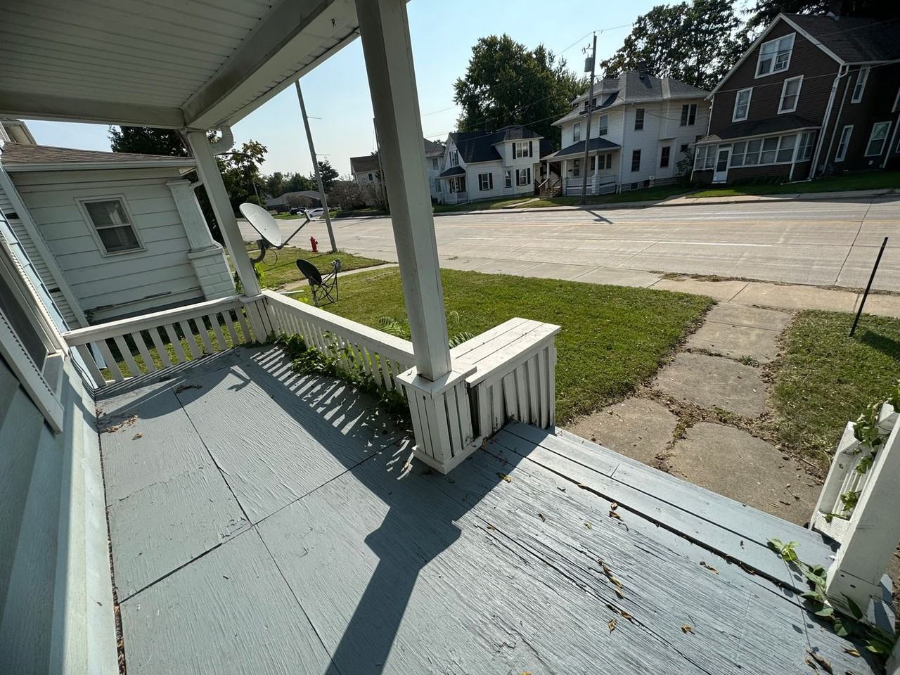 1841 Avenue Of The Cities - Photo 2 of 12