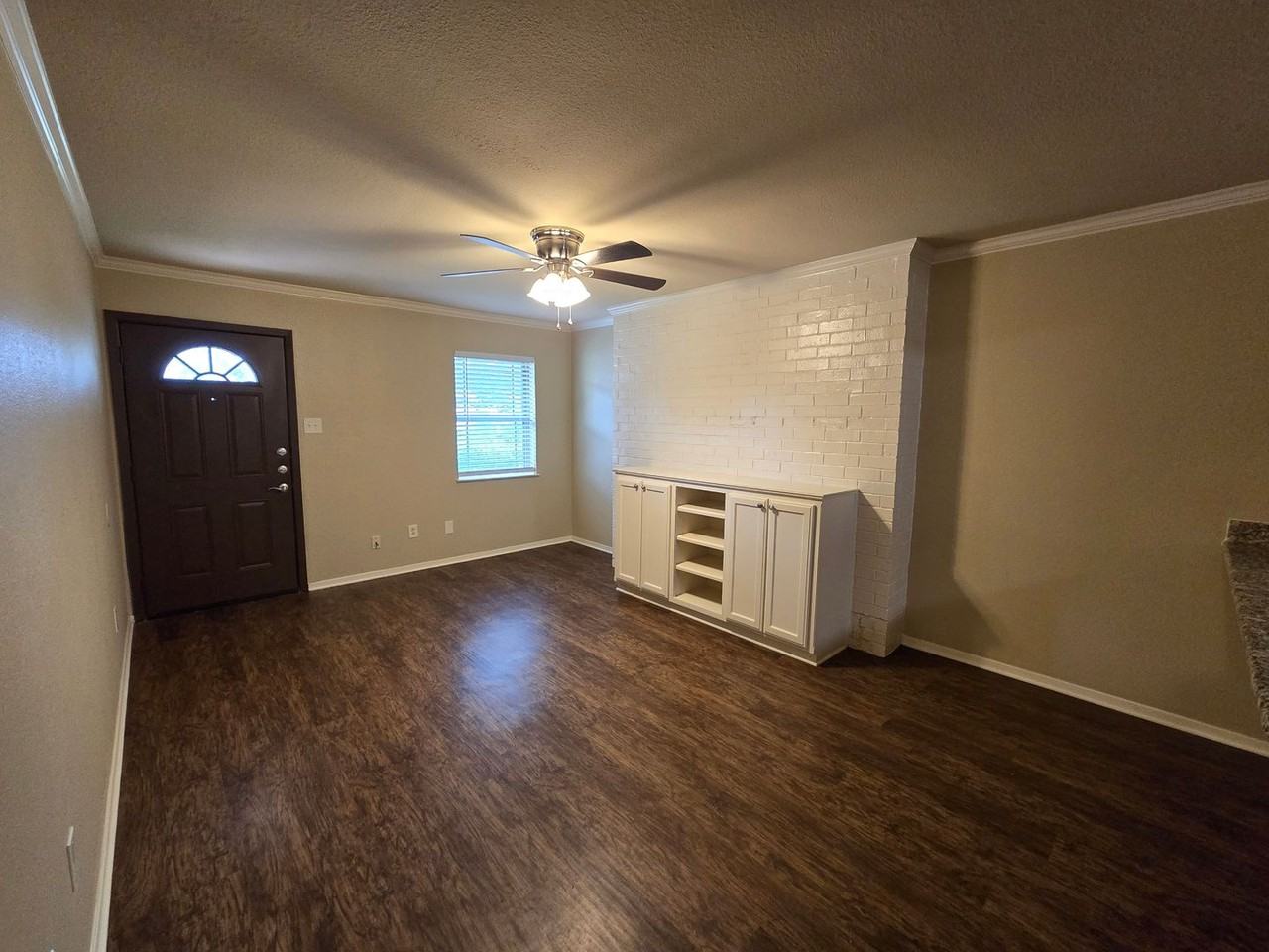 8414 Cambridge Rd #C04 - Photo 5 of 27