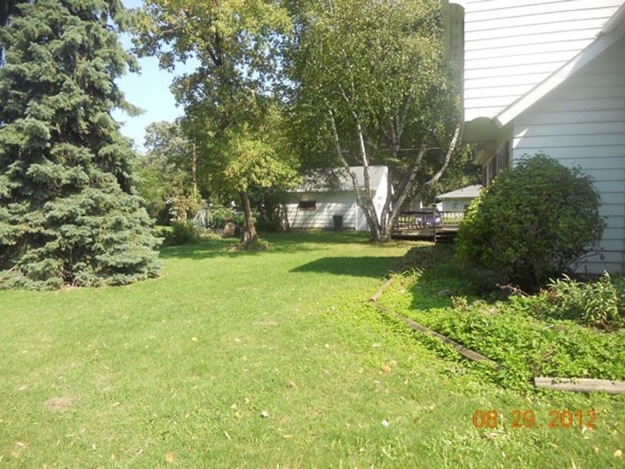 114 N Erie St - Photo 2 of 11