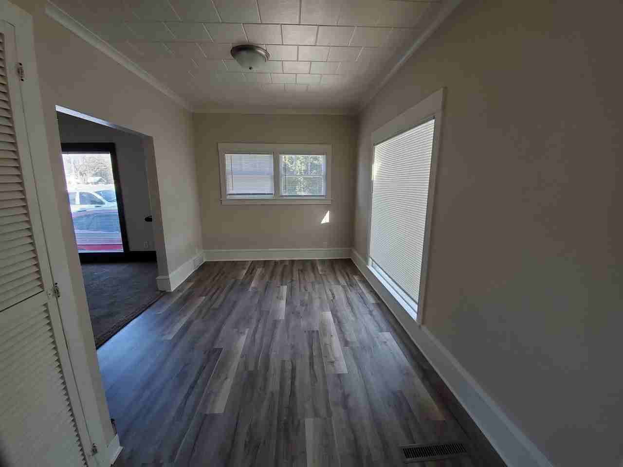 414 S Memorial Dr - Photo 2 of 18