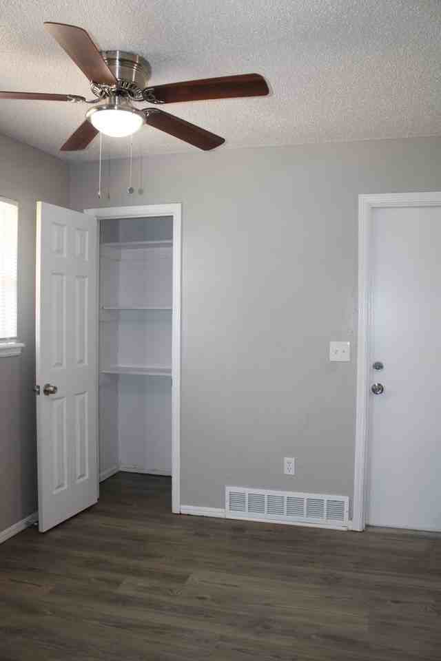 4221 Bonaparte Blvd - Photo 4 of 21