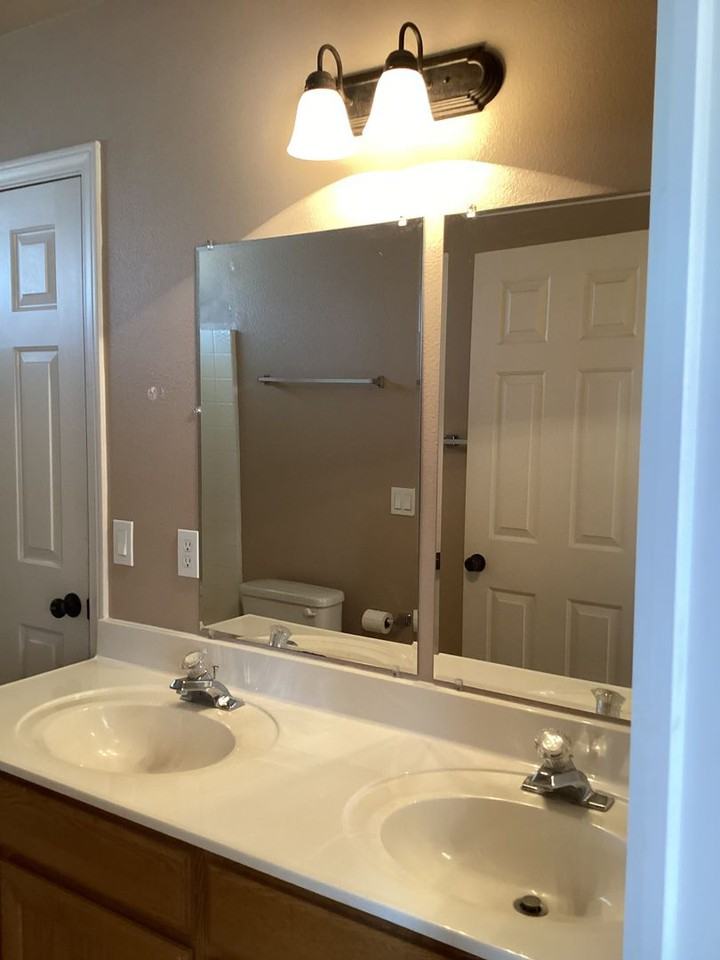 545 E 2015 N - Photo 7 of 14