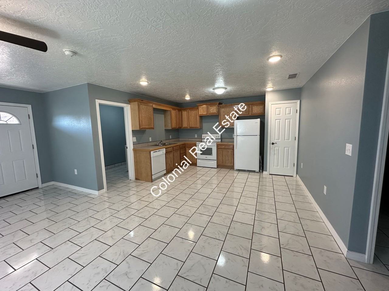 1704 W 12th Street - Photo 2 of 9