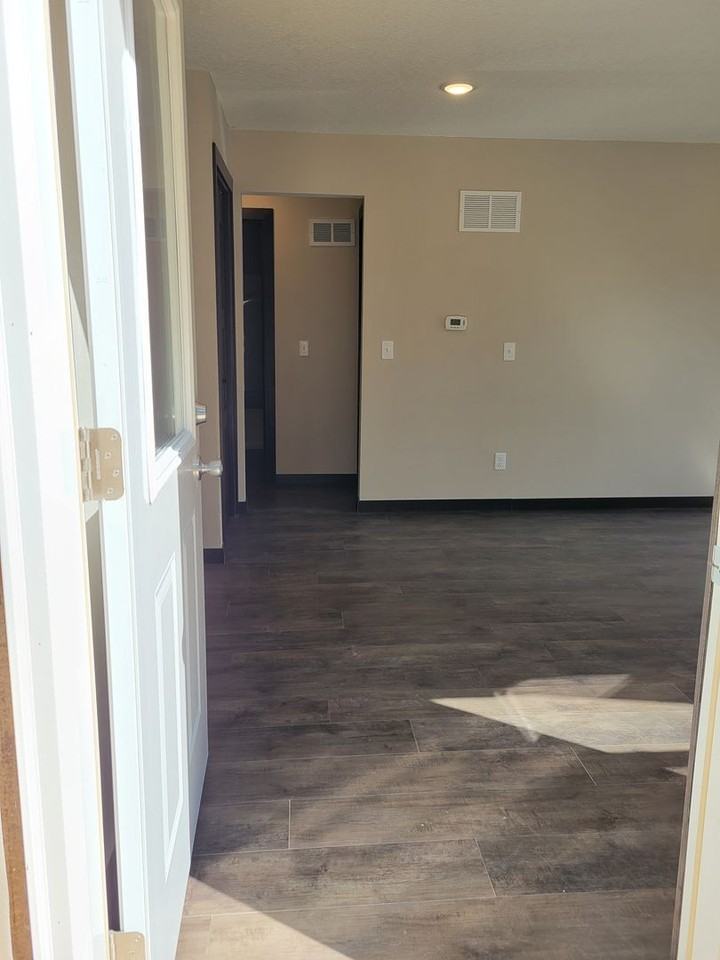 32 Glendale Dr - Photo 2 of 25