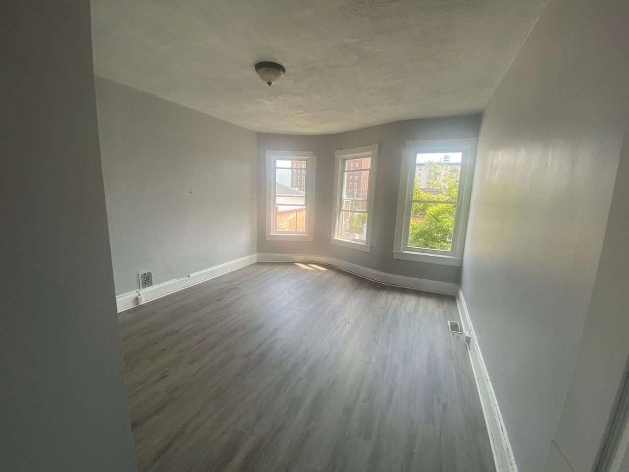 2572 McCulloh - Photo 4 of 20