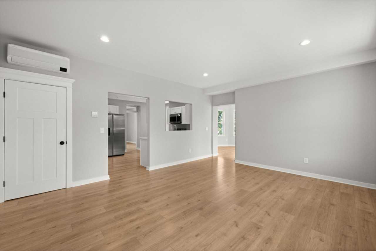 14 Dock St #3E - Photo 3 of 11