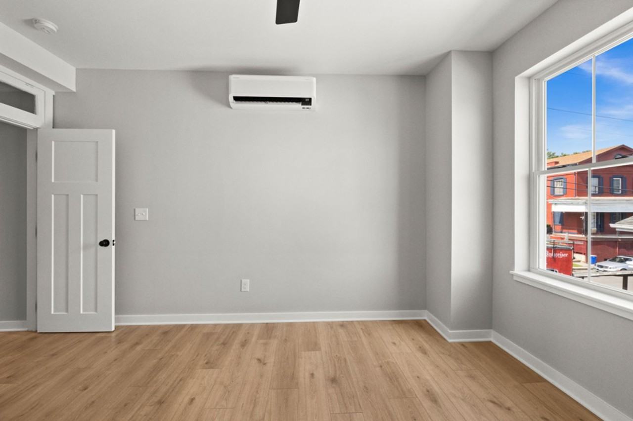 14 Dock St #3W - Photo 4 of 8