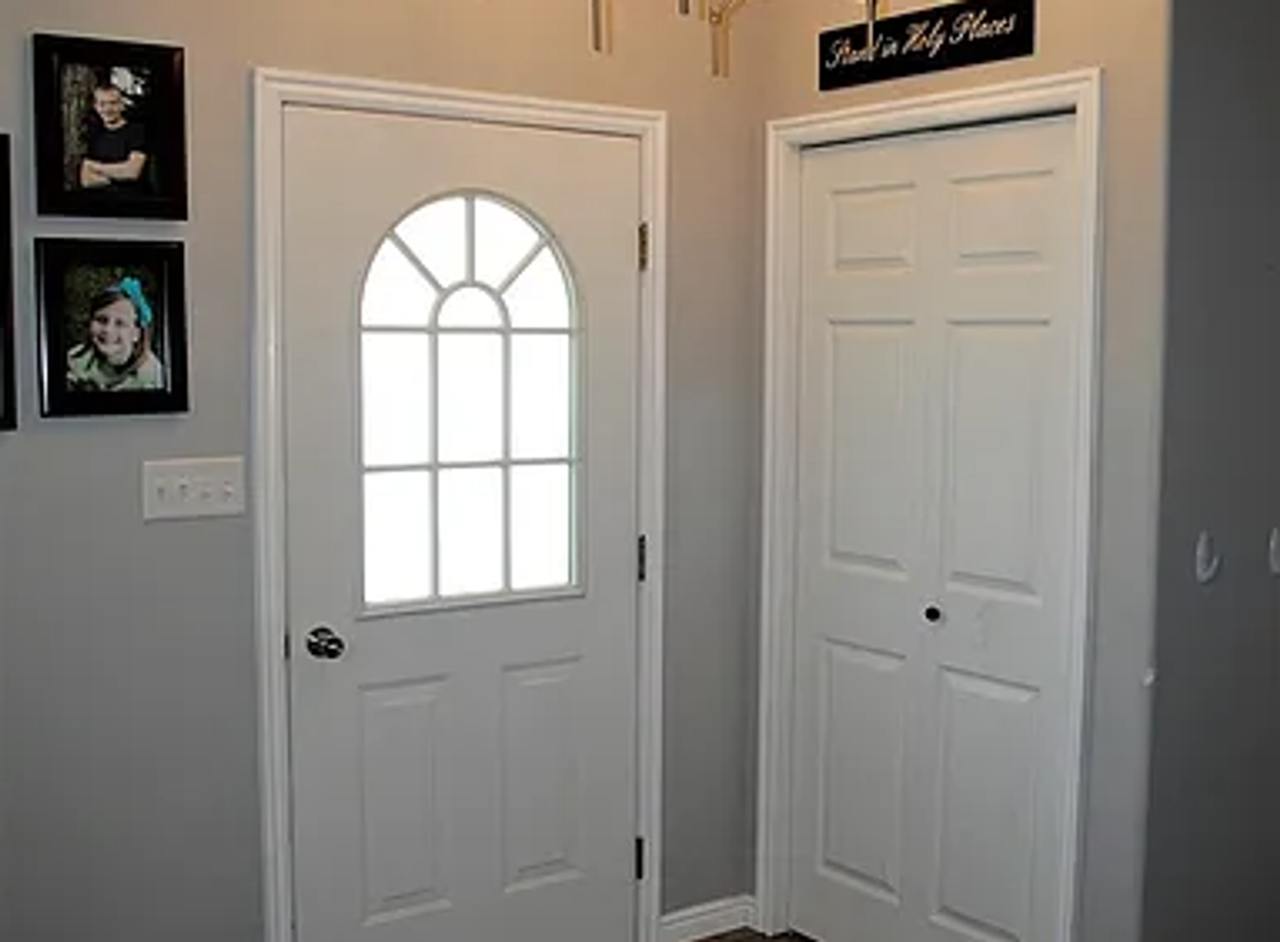 839 Engleman St - Photo 2 of 24