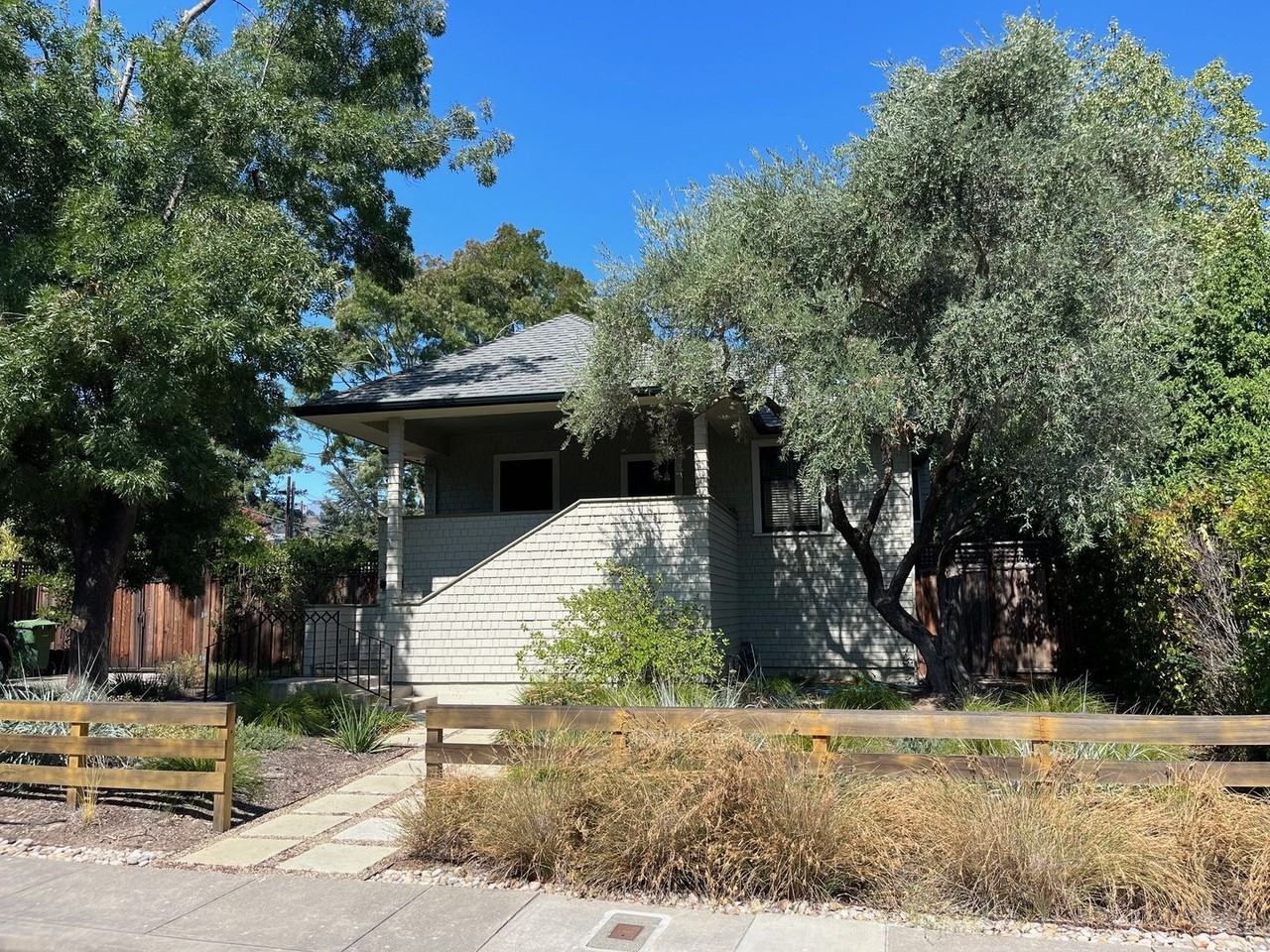 1340 Pine St - Photo 3 of 35