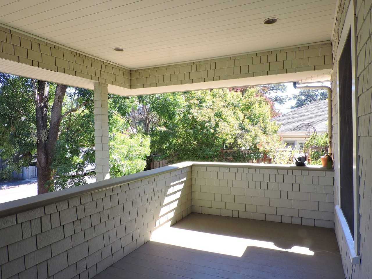 1340 Pine St - Photo 5 of 35