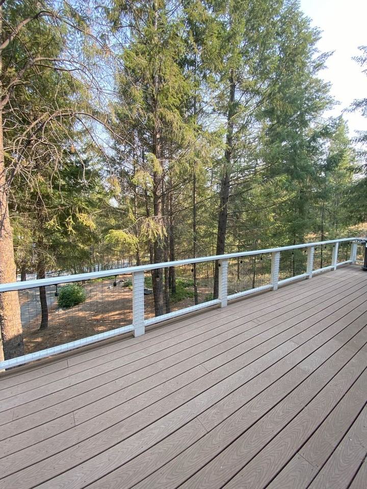 12695 S Lakeshore Rd - Photo 2 of 11