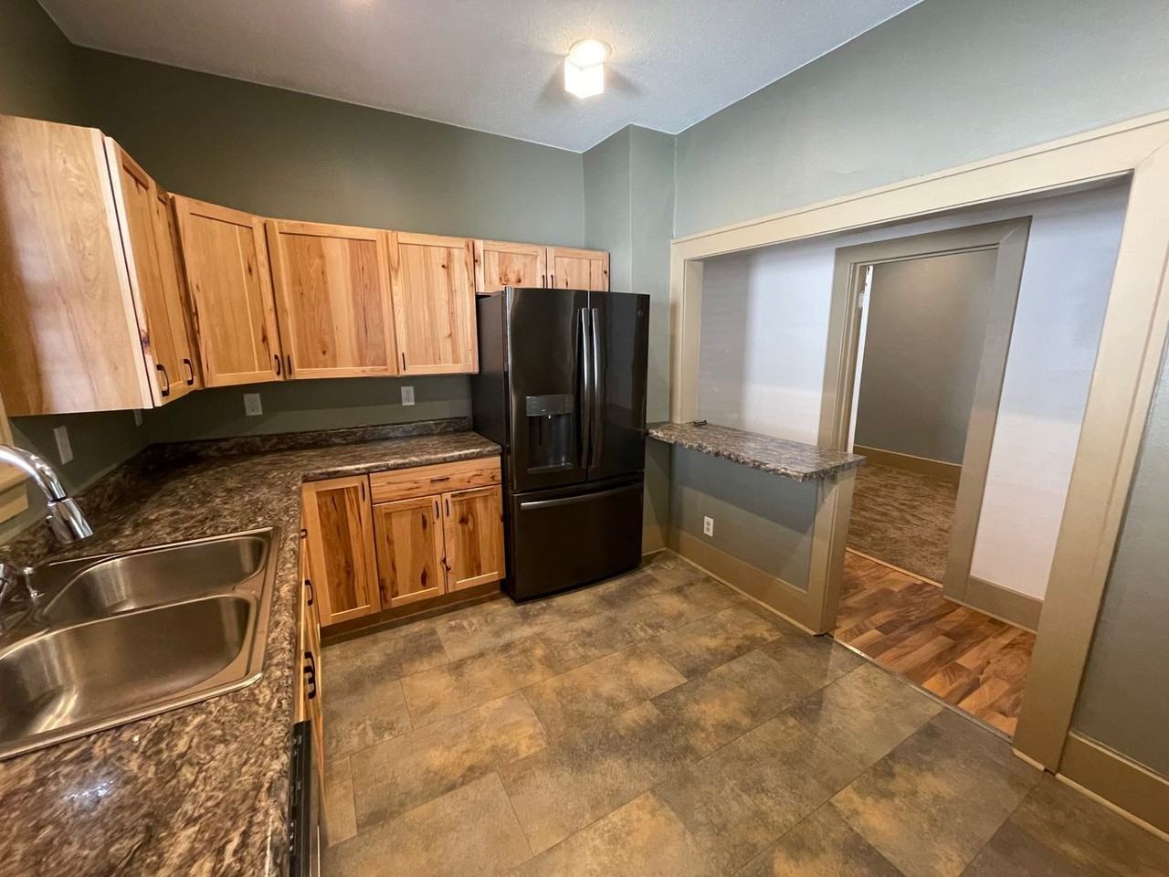 1433 6th Ave S - Photo 3 of 13