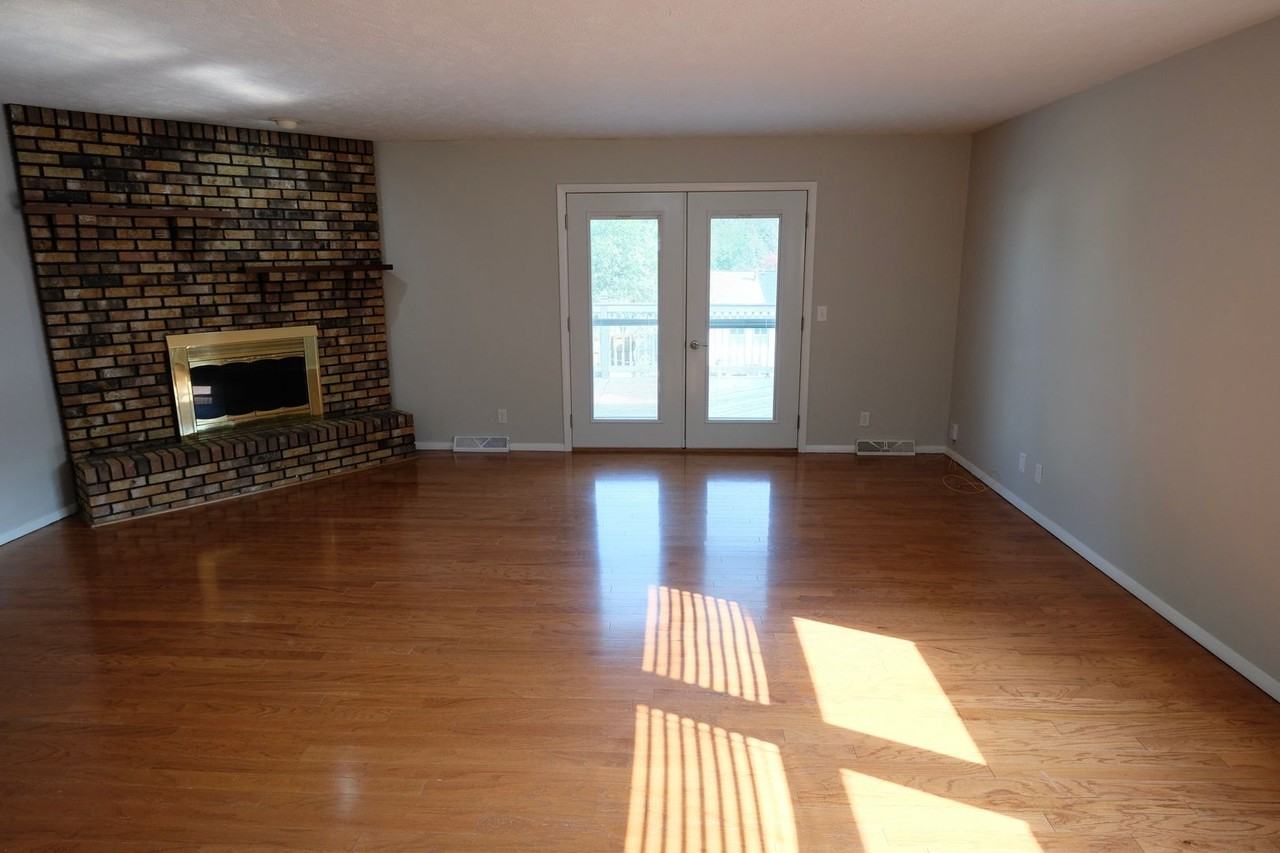 1418 Hanson Dr - Photo 2 of 17